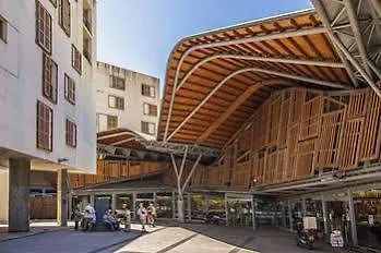 Habitat Born Апартаменты